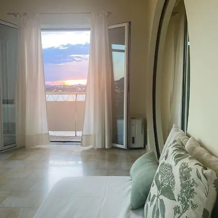 Best View-stylish Penthouse With Communal Pool *